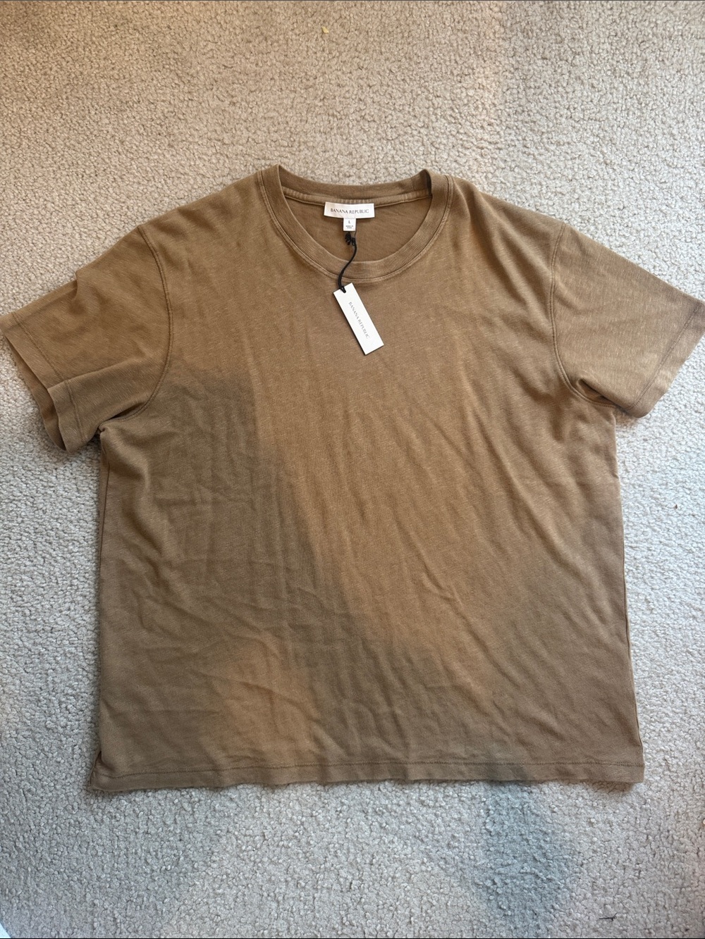 Banana Republic Men's T shirt in Tan/Camel